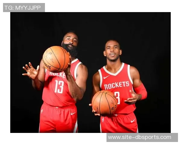 库里谈防守策略:多人包夹哈登与小卡让他们在混战中难以发挥 库里谈防守策略:多人包夹哈登与小卡让他们在混战中难以发挥