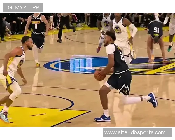 卡梅隆约翰逊首节三分球失准仅得1分2板2助状态堪忧