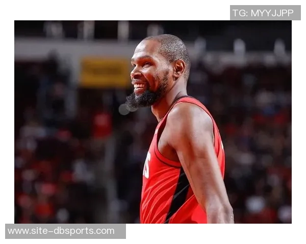 杜兰特谈末节表现提升通过侵略性引发对方包夹助队友创造机会 杜兰特谈末节表现提升通过侵略性引发对方包夹助队友创造机会