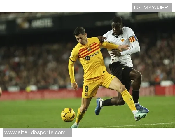 扎卡回忆2019年被嘘经历:痛苦与荣耀交织的足球人生瞬间 扎卡回忆2019年被嘘经历:痛苦与荣耀交织的足球人生瞬间